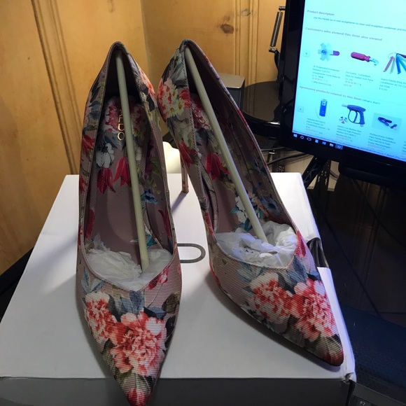 Floral heels - Picture 1 of 1