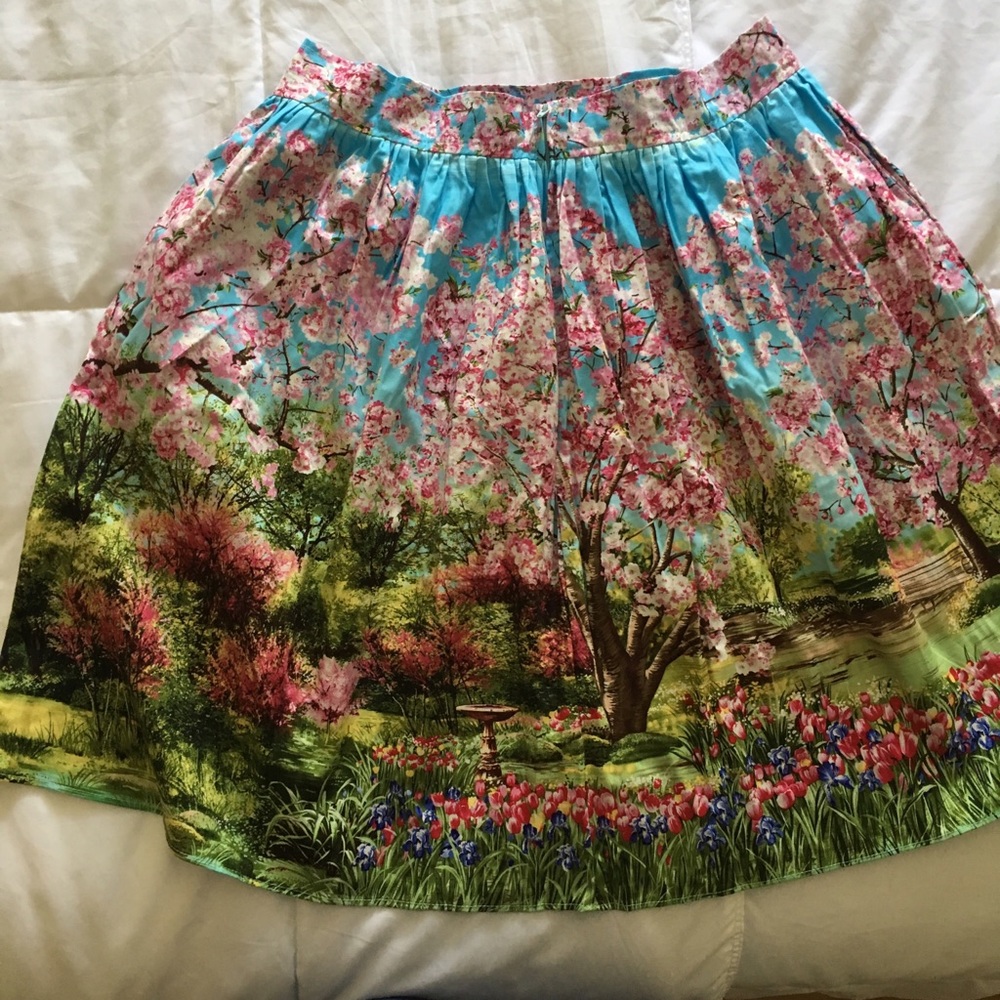 Bernie Dexter Spring Skirt 🌸