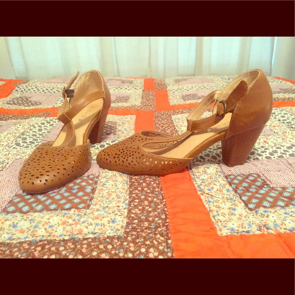 Chelsea Crew camel t-strap heels