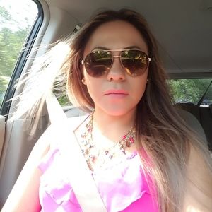 Meet your Posher, Leticia