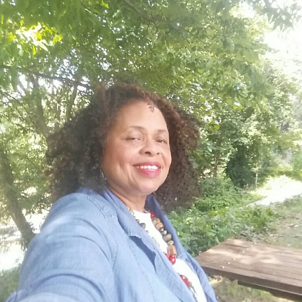 Meet your Posher, Lois