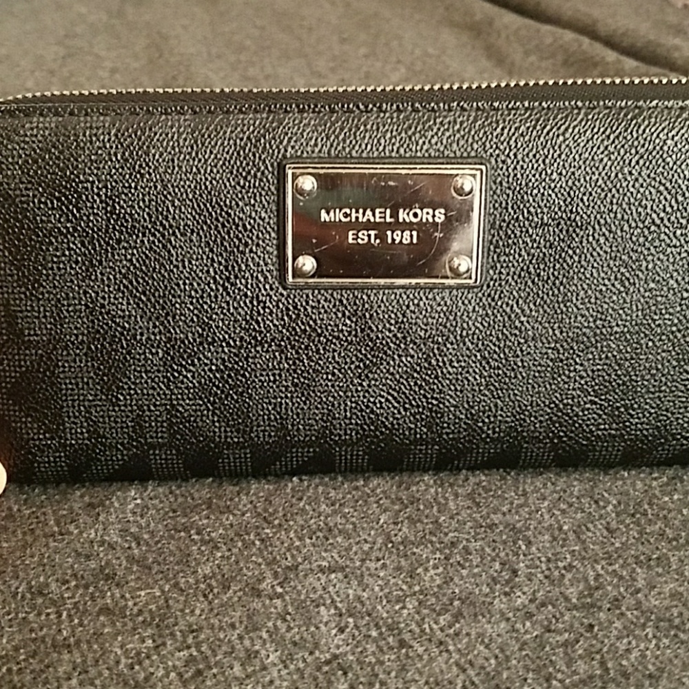 AUTH MK Zip around wallet. ***SOLD***