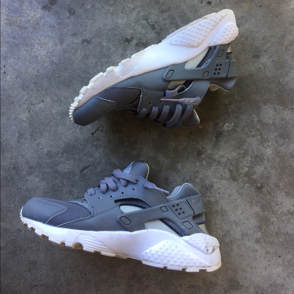 NIKE HUARACHE