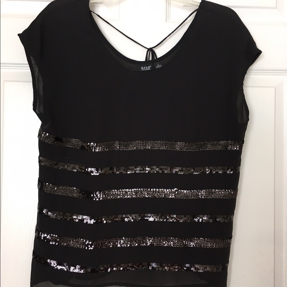Black sequin party top 🖤 🎉