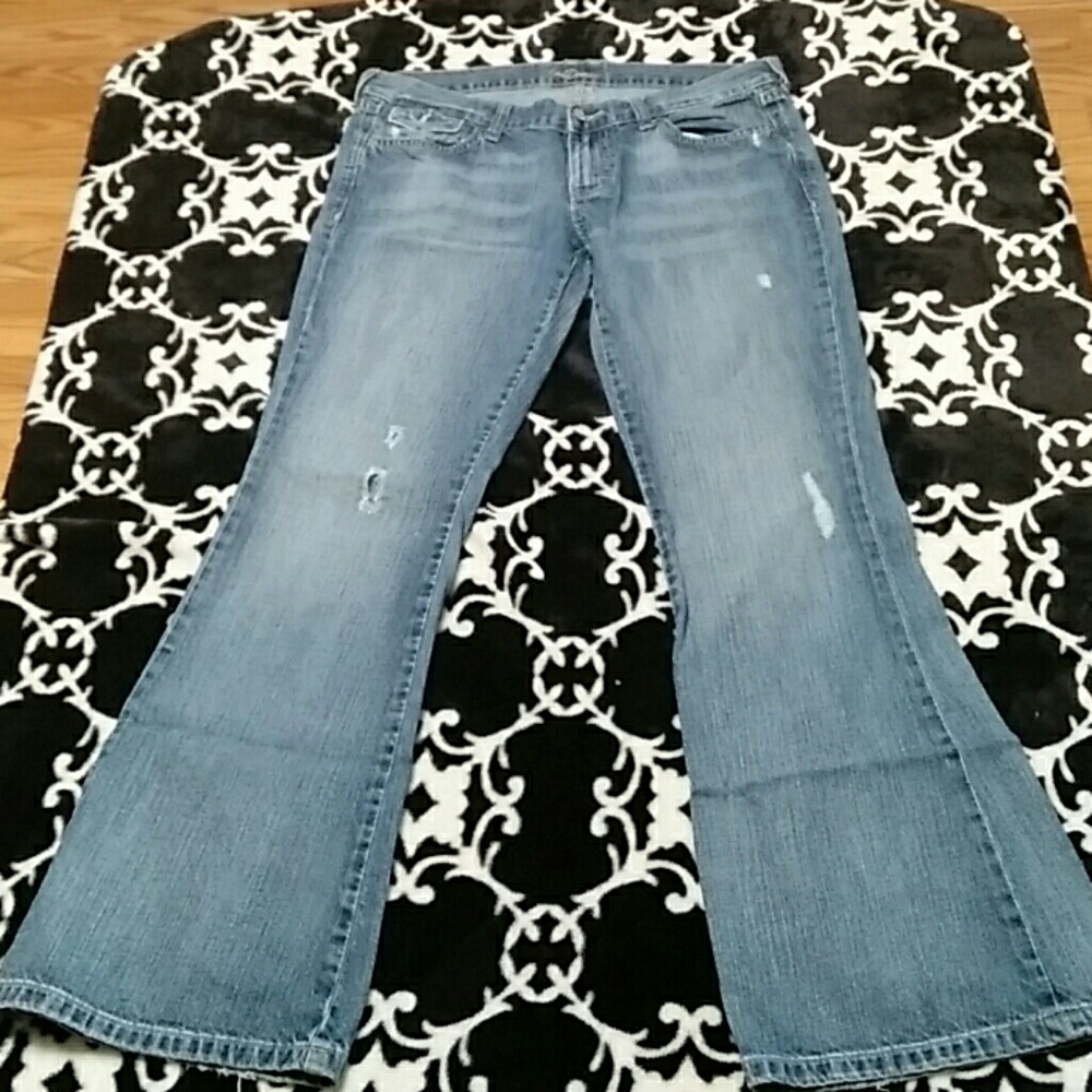 Medium wash denimJeans