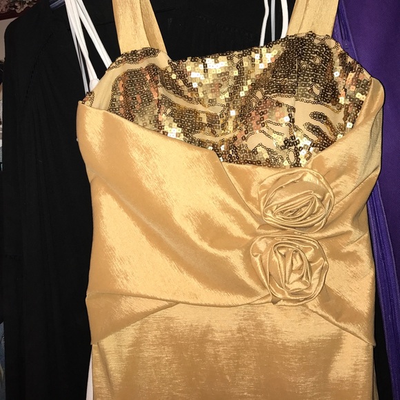 Dress - Picture 2 of 2