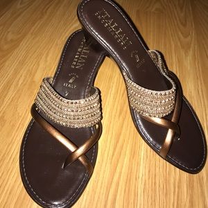 Never Worn! Size 7! Sandal with a slight heel!