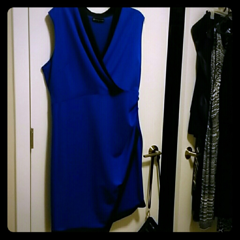 Black & blue fashion to figure dress