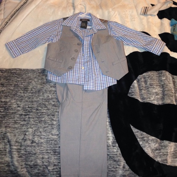 Kenneth Cole Reaction button down 2T - Picture 1 of 4