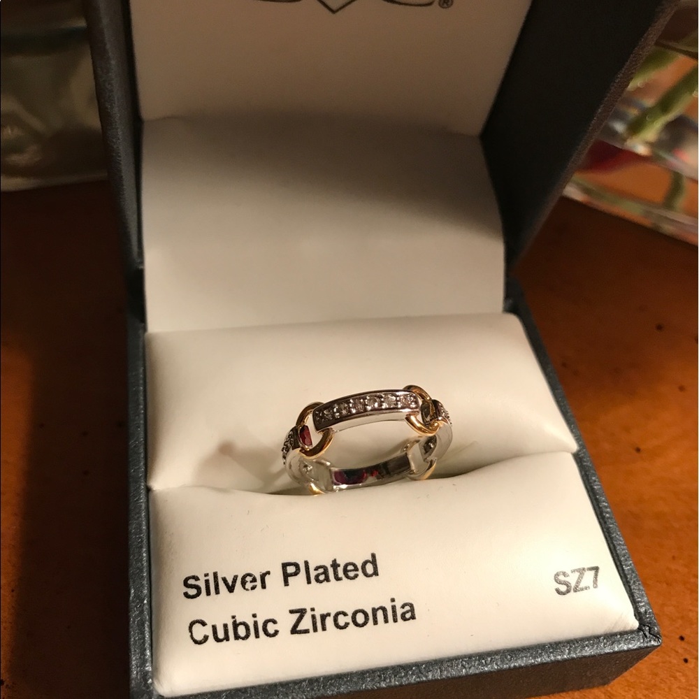 Ring - Picture 1 of 3