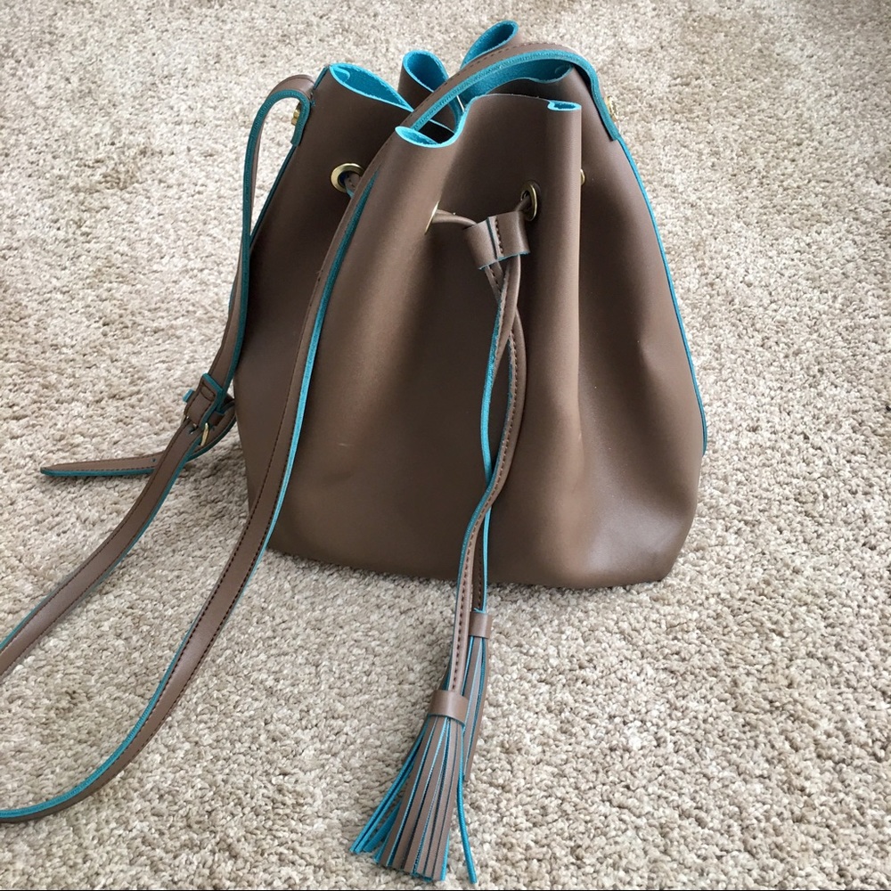 Steve Madden crossbody bucket bag