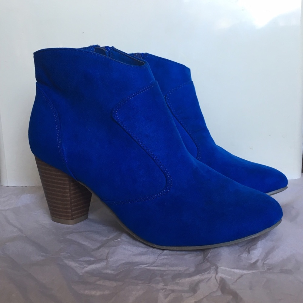 Chinese Laundry Blue Suede Booties NWT