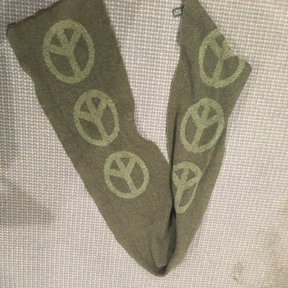Peace Scarf - Picture 3 of 4