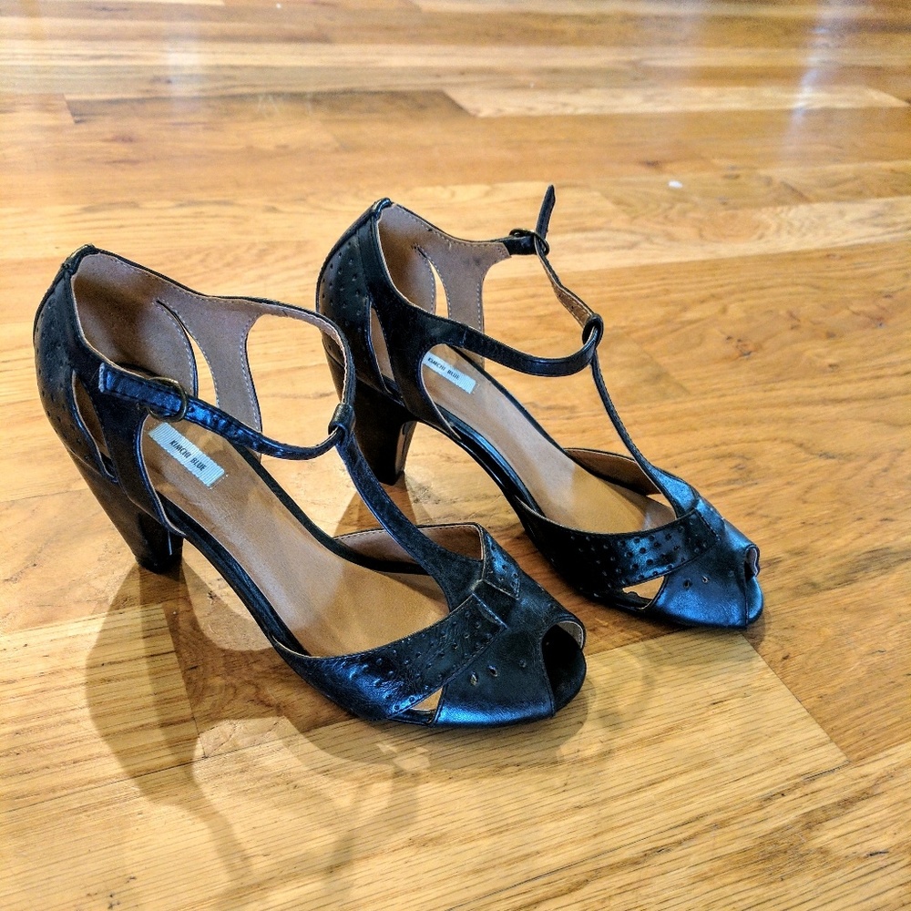 Peep toe kimchi blue heels