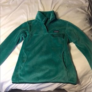 Green Patagonia sweatshirt