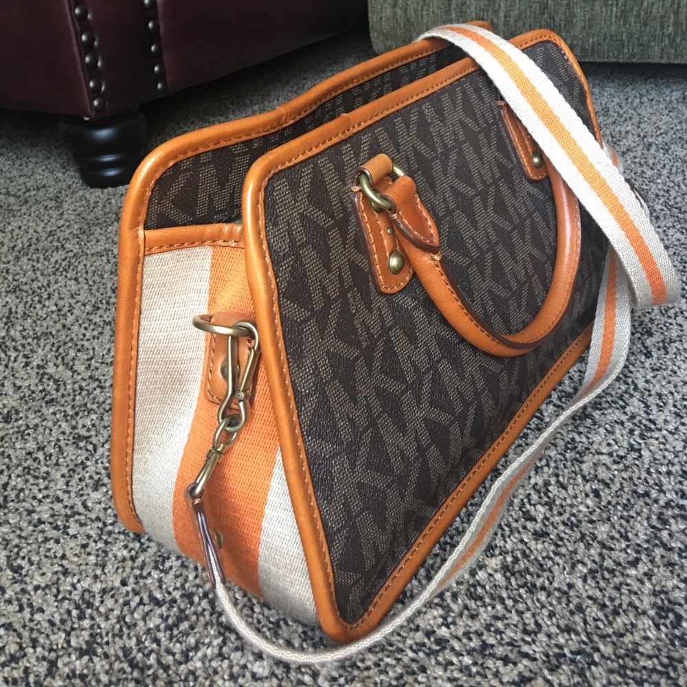 MICHAEL Kors Signature handbag crossbody Exc