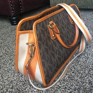 MICHAEL Kors Signature handbag crossbody Exc