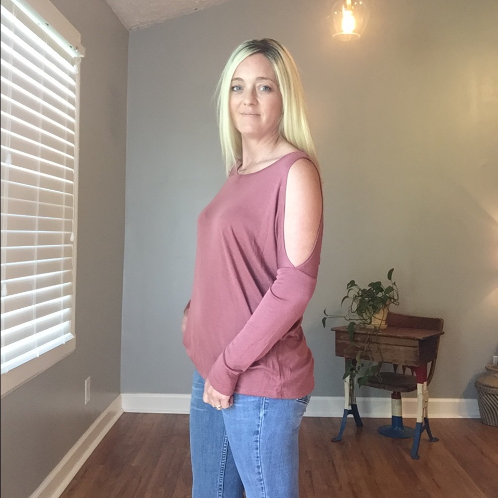 Mauve Cold Shoulder Blouse - Picture 6 of 7