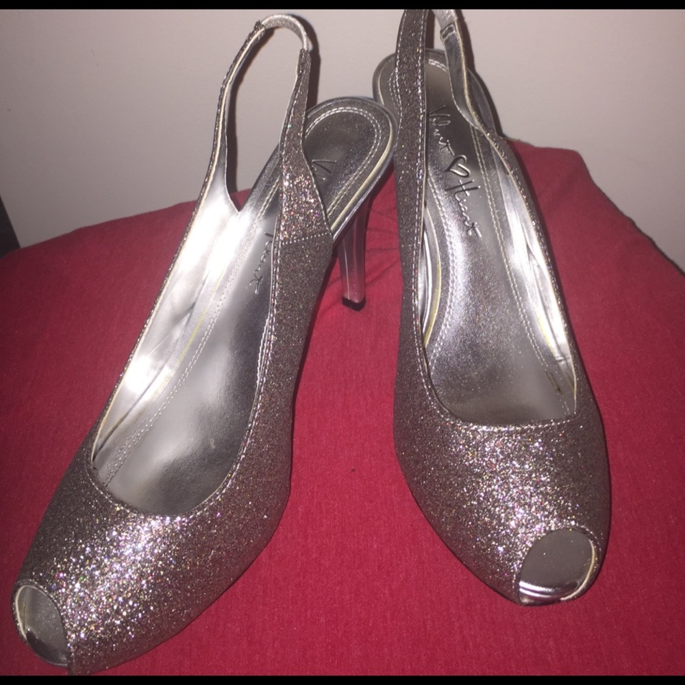 Velvet Heart heels, size 9