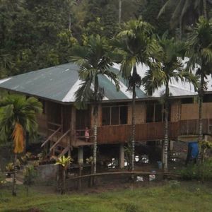 Meet your Posher, Jennife