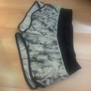 Lululemon tie dye speed short