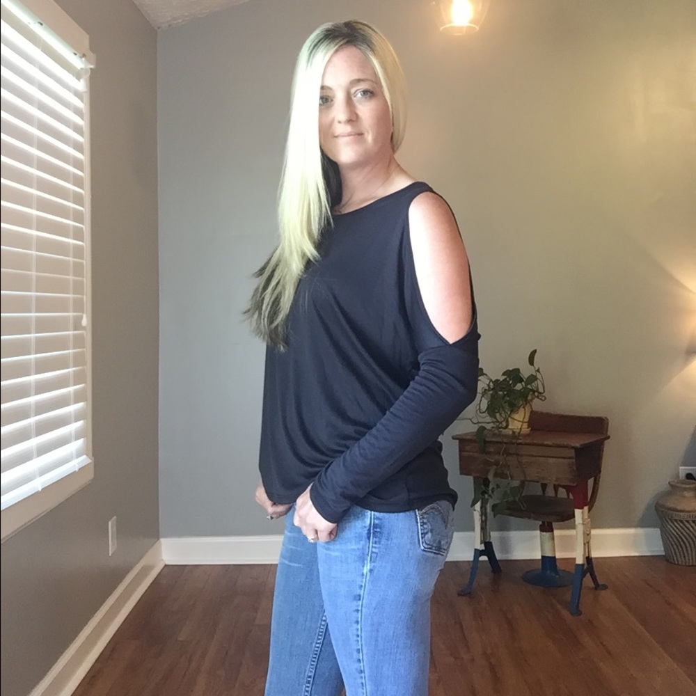 Black Cold Shoulder Blouse - Picture 5 of 7