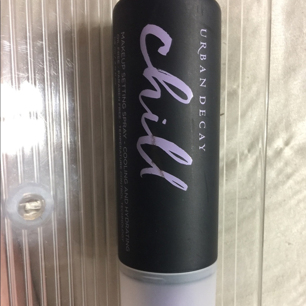 Chill makeup setting spray