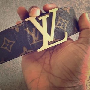Brown leather Louis Vuitton belt