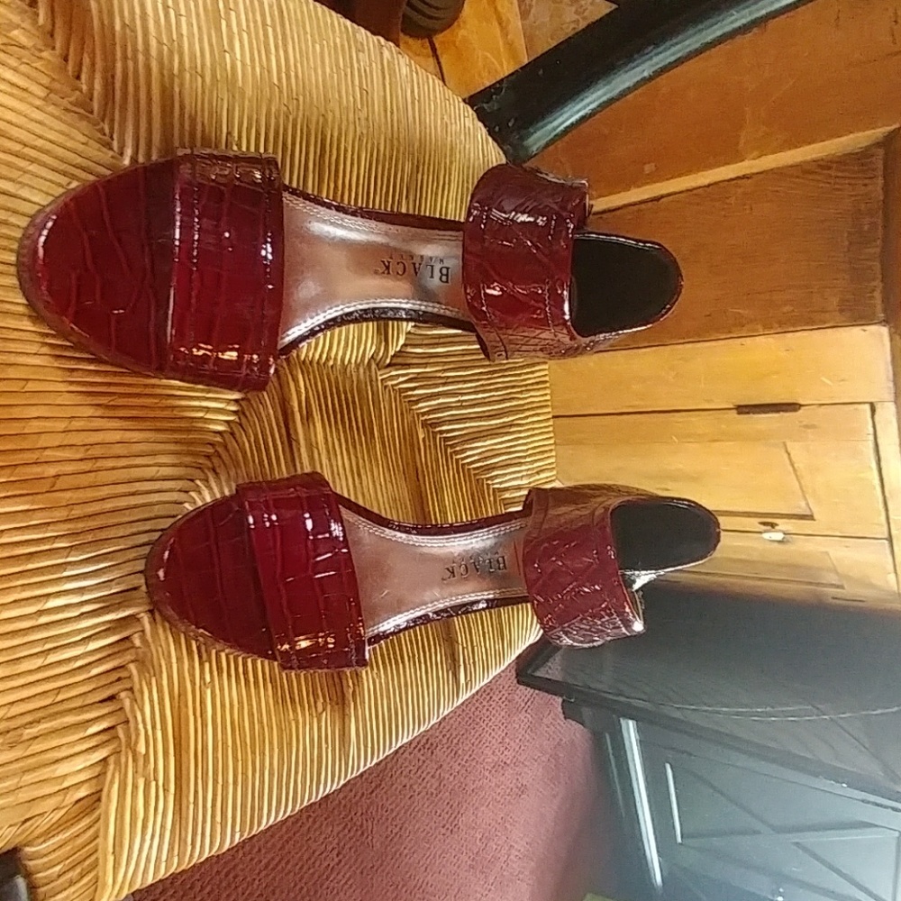 Shoes - Picture 3 of 5