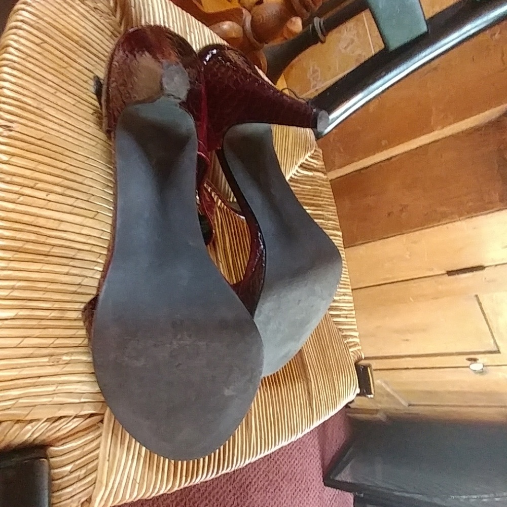 Shoes - Picture 5 of 5