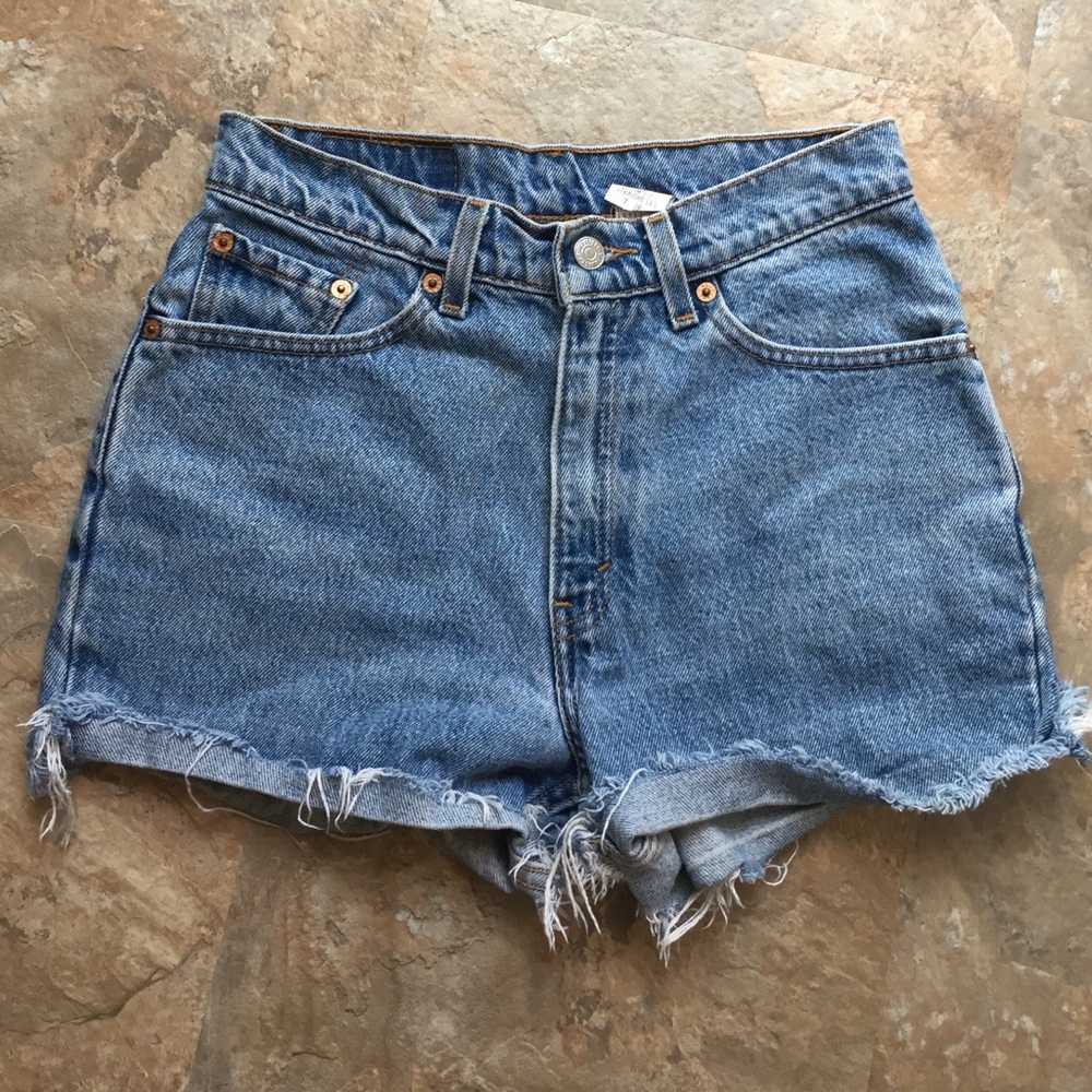 Levis 512 cutoff shorts. Size is 7 jr.
