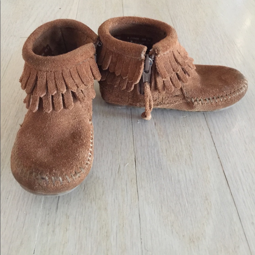 Toddler size 5 Minnetonka.