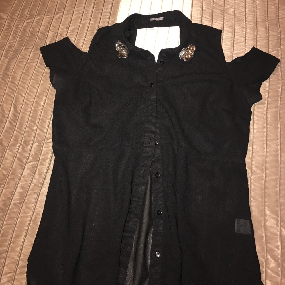 Black button up 😍