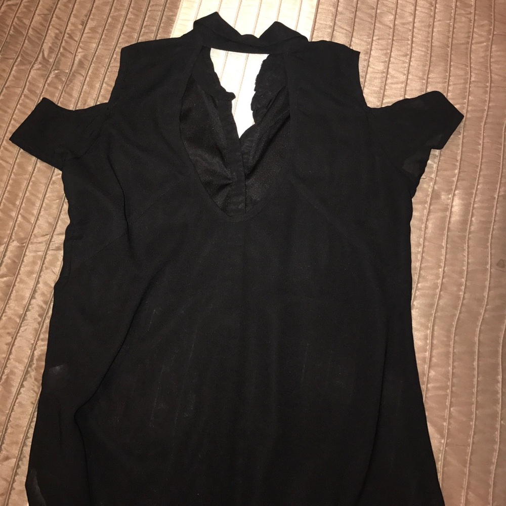 Black button up 😍 - Picture 4 of 4