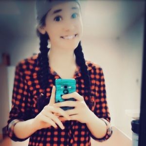 Meet your Posher, Olivia