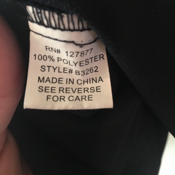 Cute navy button down - Picture 4 of 4