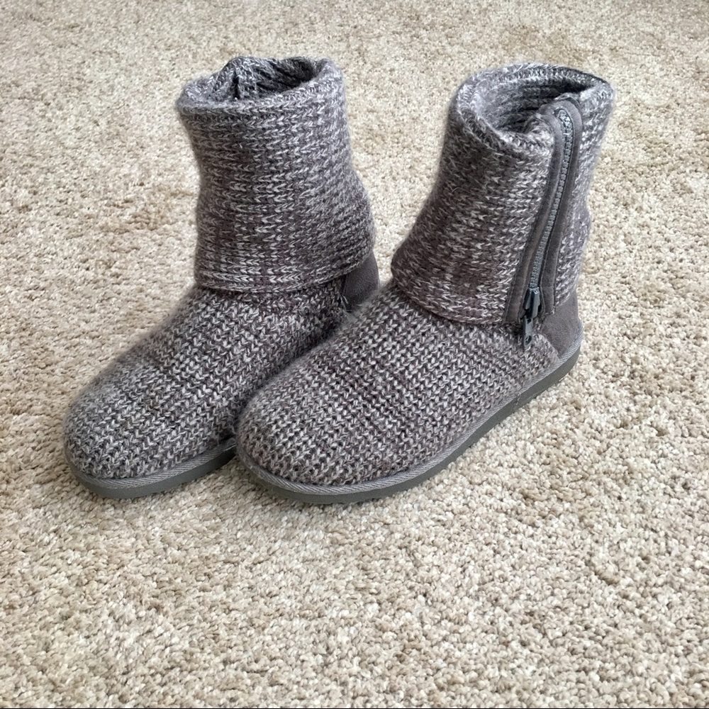 Grey sweater boots