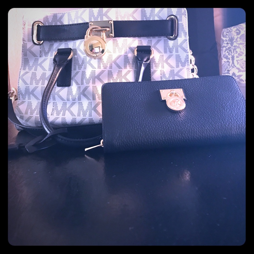 Michael Kors purse and wallet set