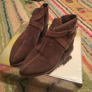 Vince Camuto Casha Suede Booties