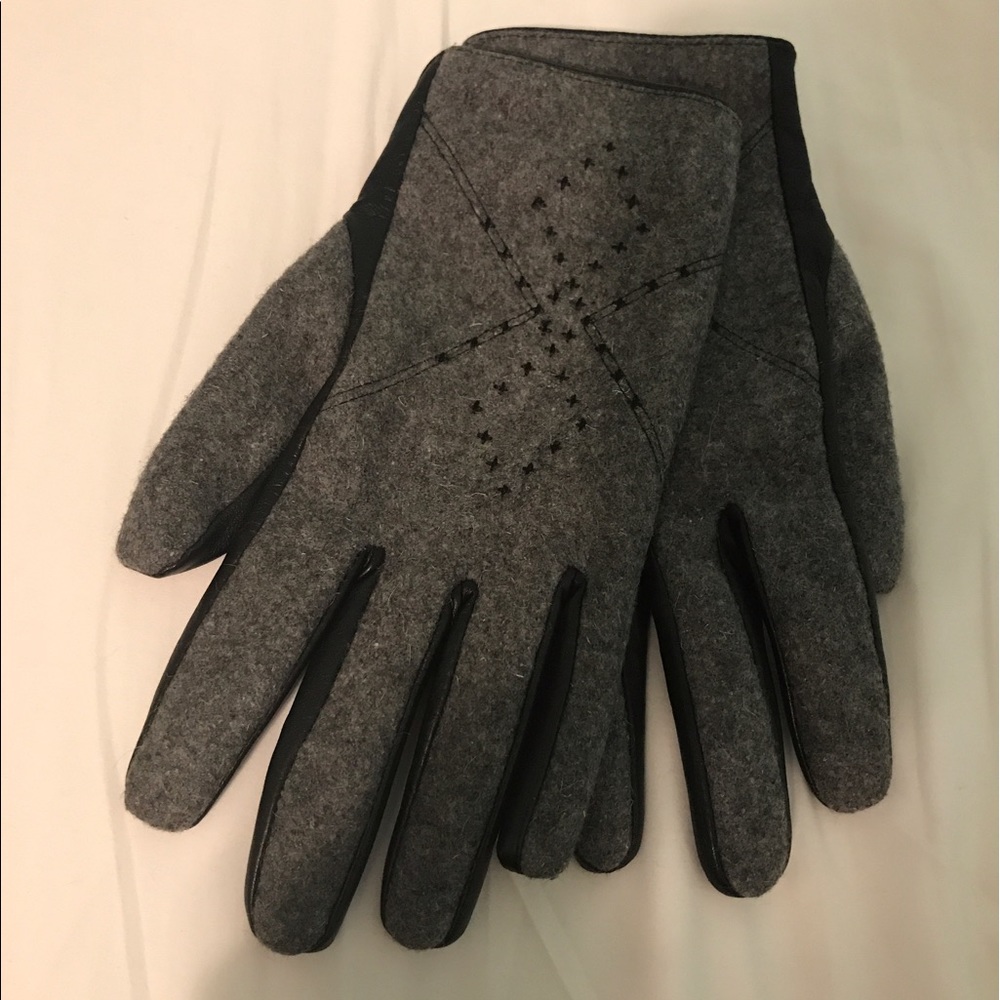 MAX STUDIO GRAY WOOL & BLACK LEATHER GLOVES