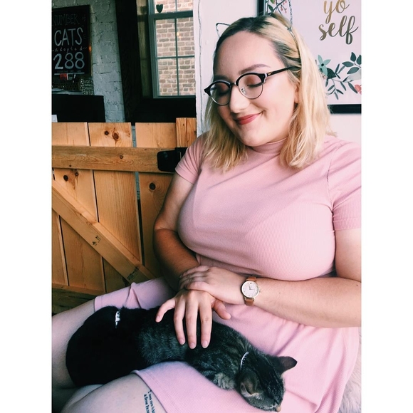 Meet your Posher, Rebecca - Picture 1 of 1