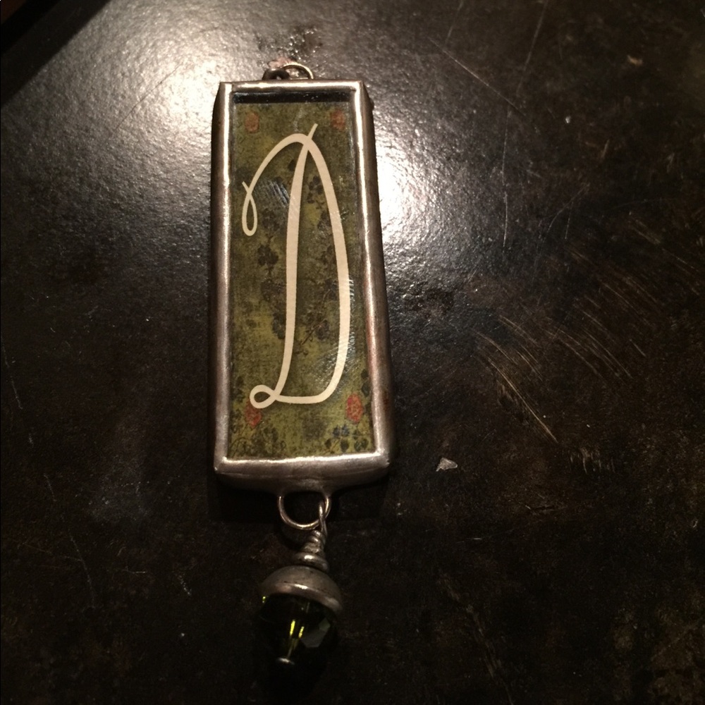 JEWEL KADE RETIRED "D" CHARM