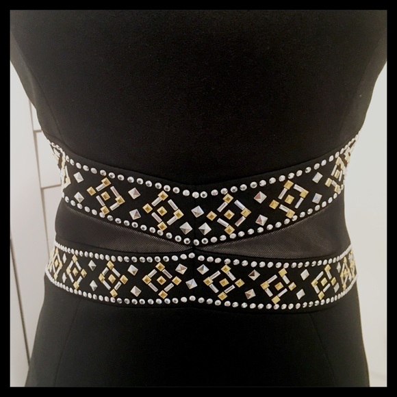 NWT Stunning Sleeveless Embellished Black Dress - Picture 5 of 7