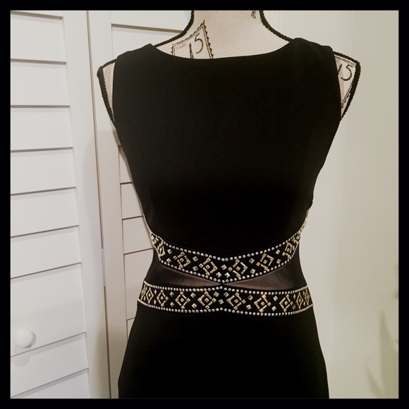 NWT Stunning Sleeveless Embellished Black Dress - Picture 7 of 7