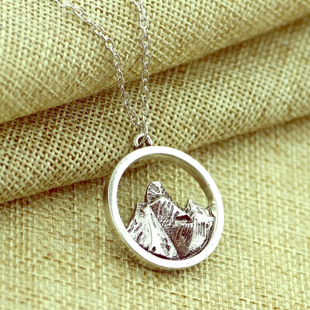 💠THE HIMALAYAN💠Silver plated necklace