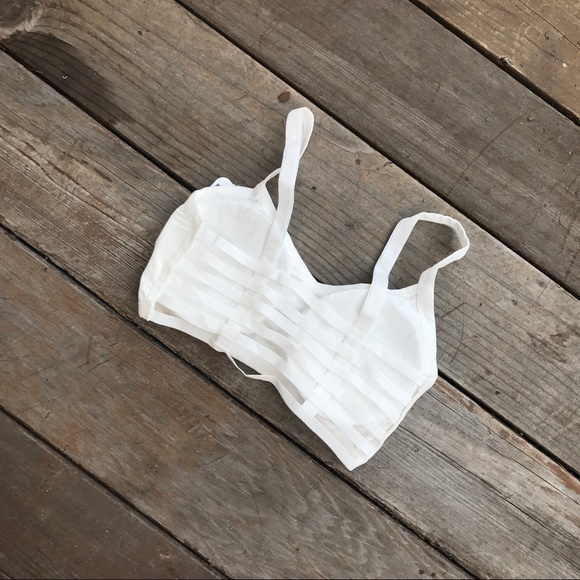 🌷 White Padded Bralette - Picture 6 of 8