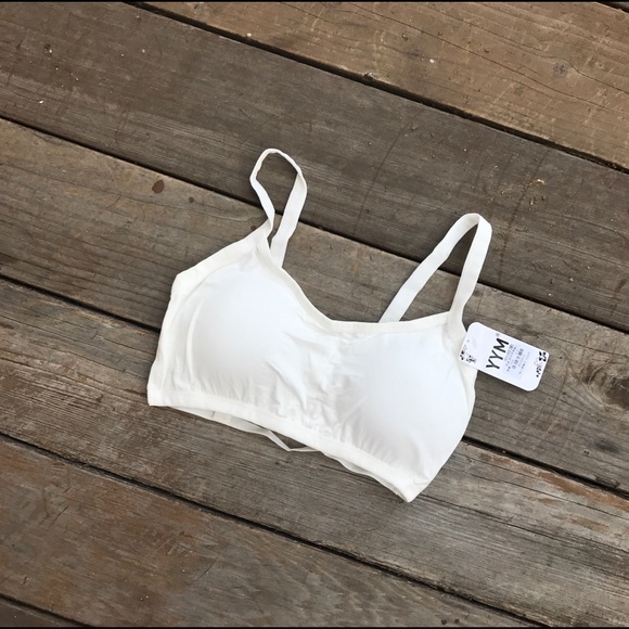 🌷 White Padded Bralette - Picture 7 of 8