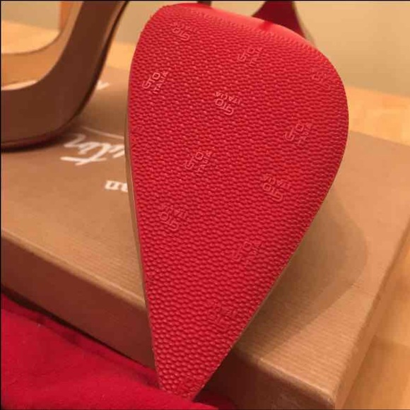 Size 42 Christian Louboutin 'So Kate' Nude Pump - Picture 2 of 4