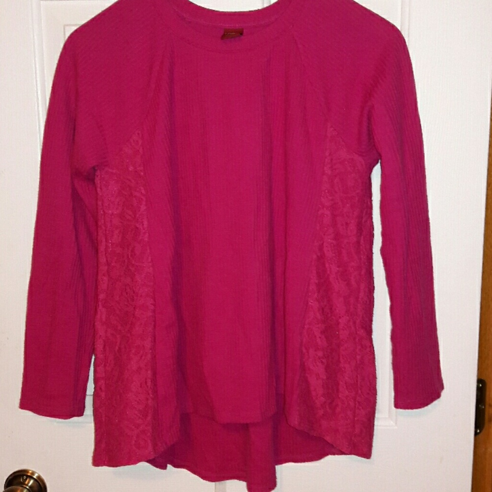 Arizona Jeans co.  high-low long sleeve shirt.