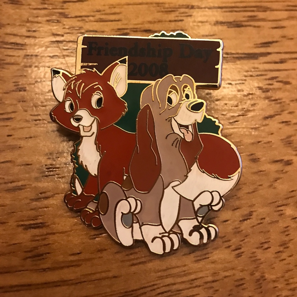 Fox And Hound Trading Pin- Friendship Day 2008